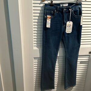 NWT GOGO Jeans, Skinny, Stretchy, & Soft with Bling Pocket design and bootcut.